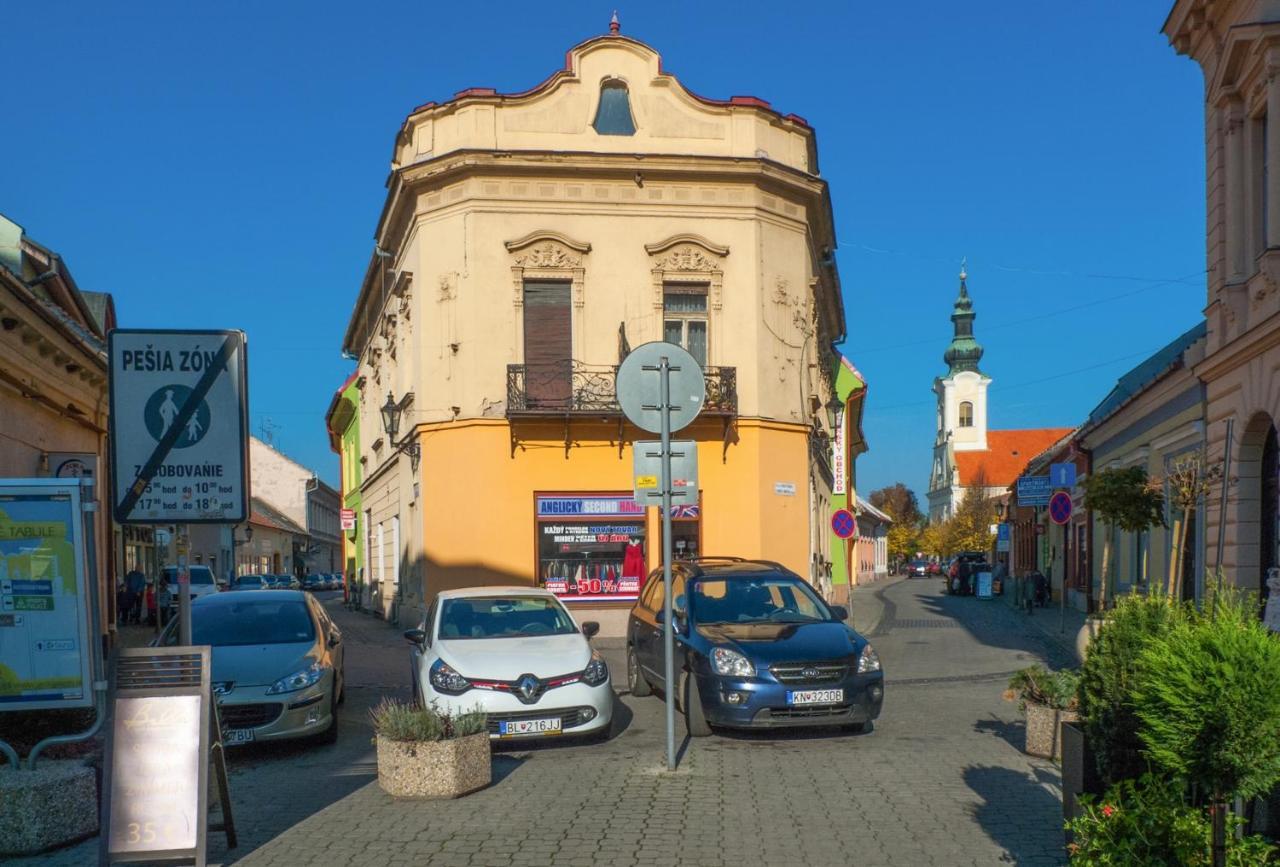 Apartman Rea Komárno Exteriör bild