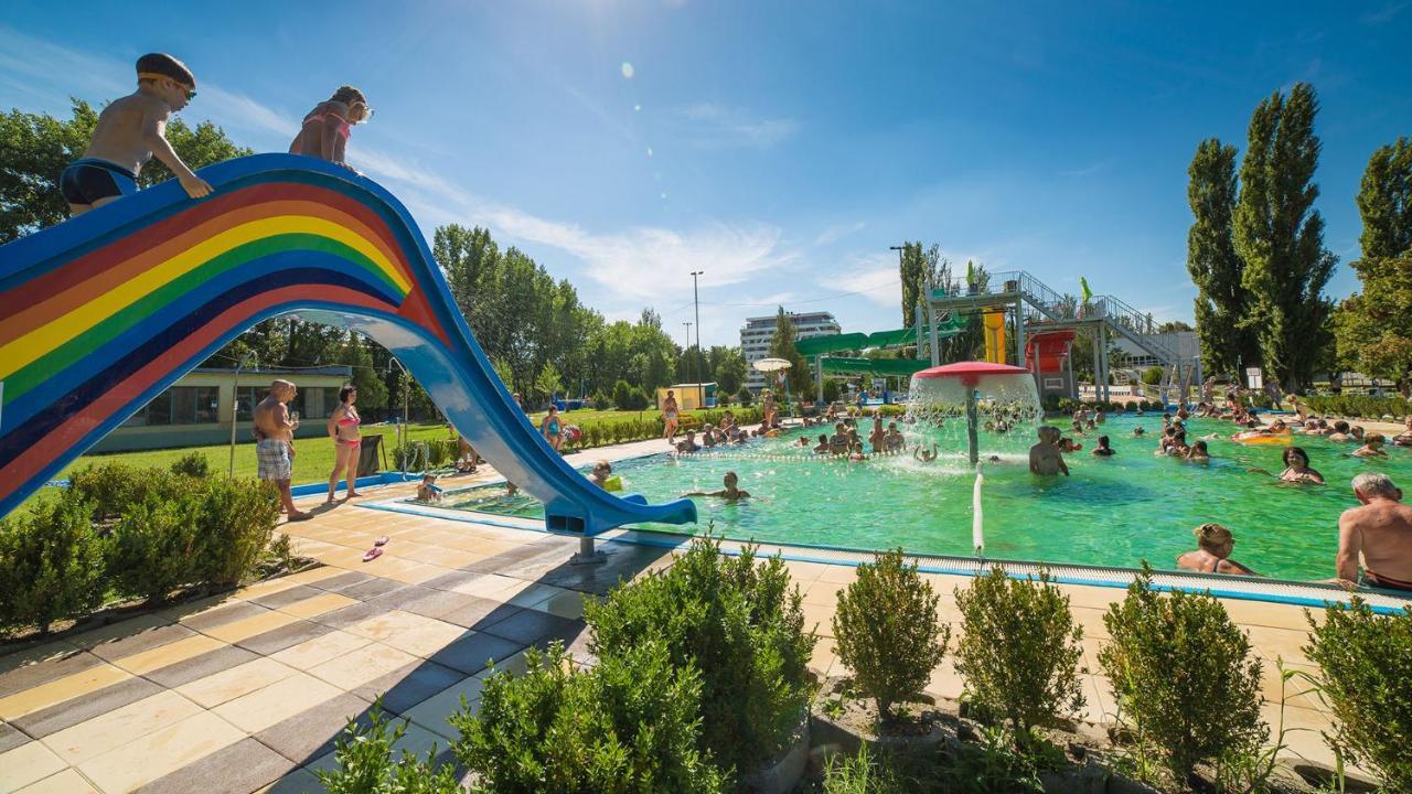 Apartman Rea Komárno Exteriör bild